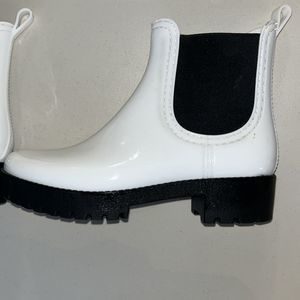 Jeffrey Campbell womens size 10 white and black boot